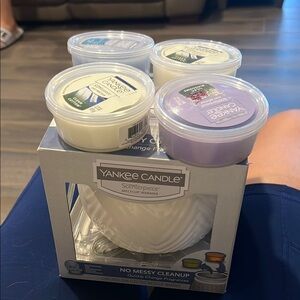 NEW Yankee Candle Scenterpiece with Assorted MeltCups